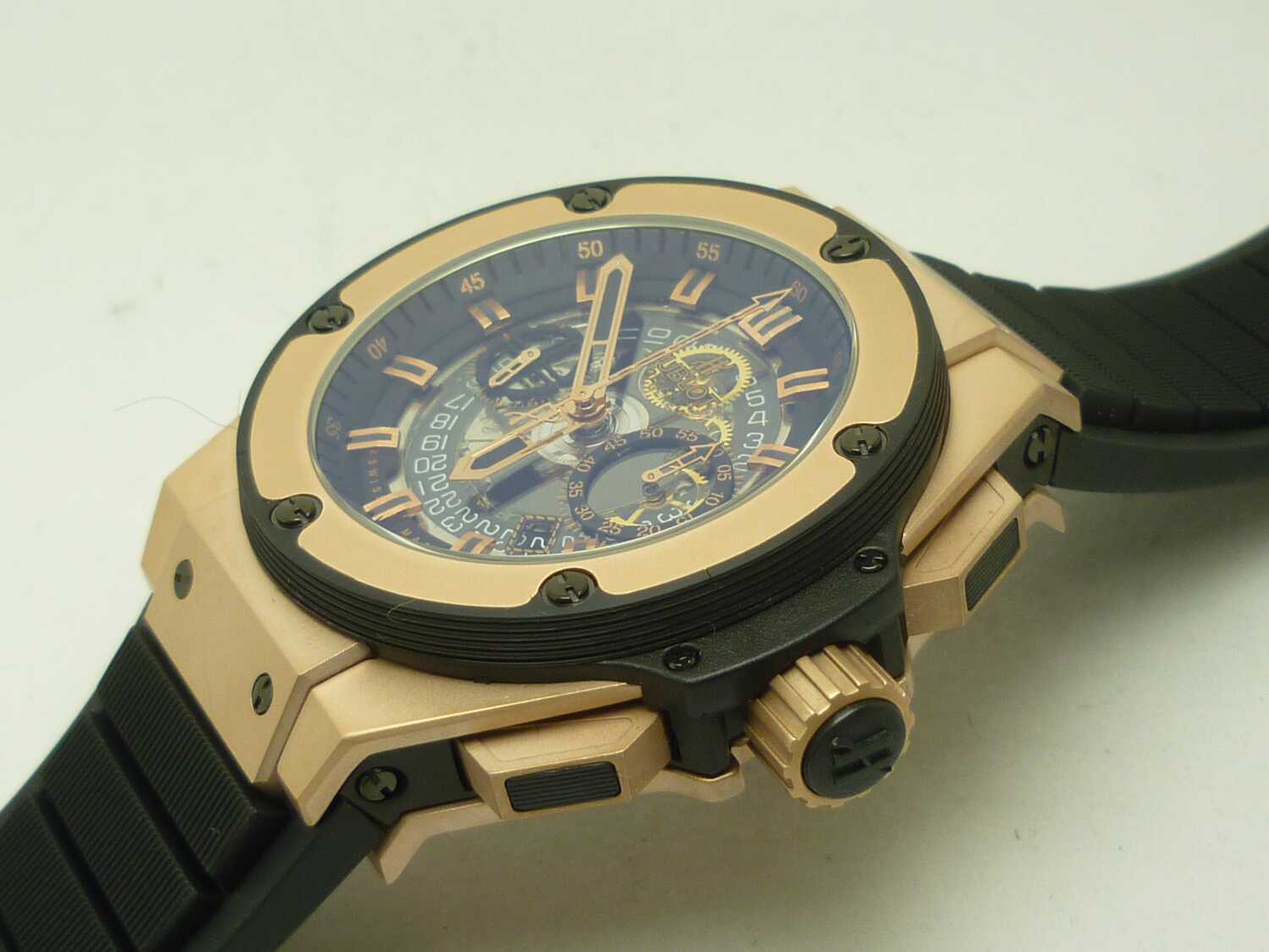 Có nên mua đồng hồ Hublot King Power Unico Skeleton Replica không?