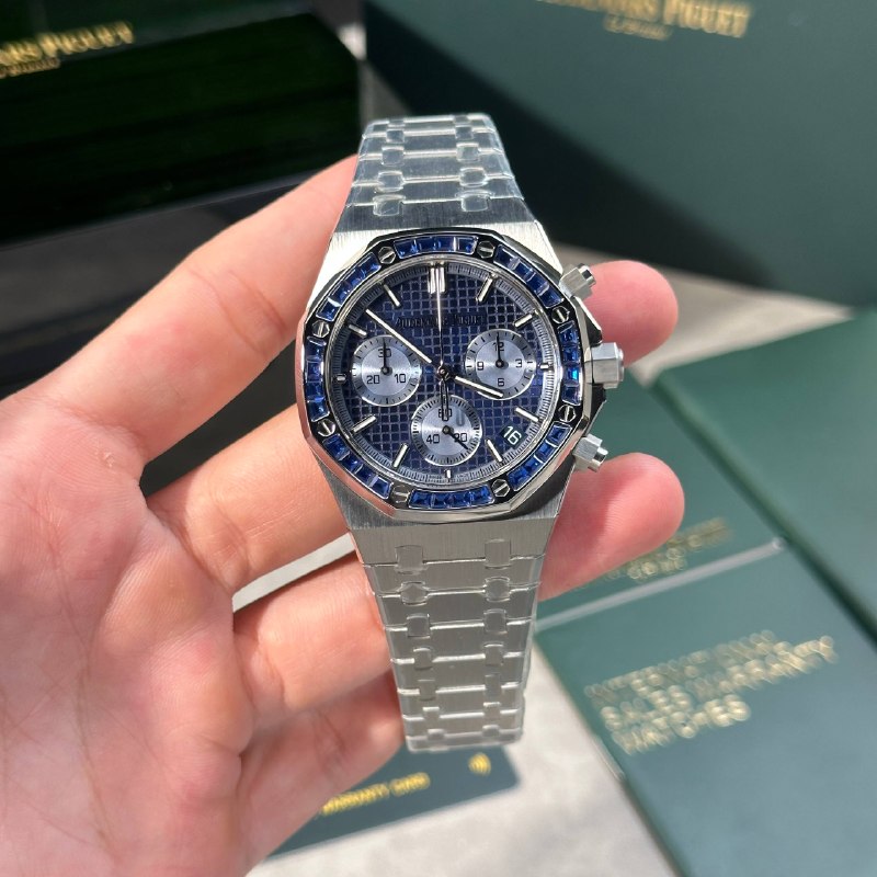 Đồng Hồ Audemars Piguet Royal Oak 26240 (Chronograph) Phiên bản niềng đính đá Sapphire xanh cực nét