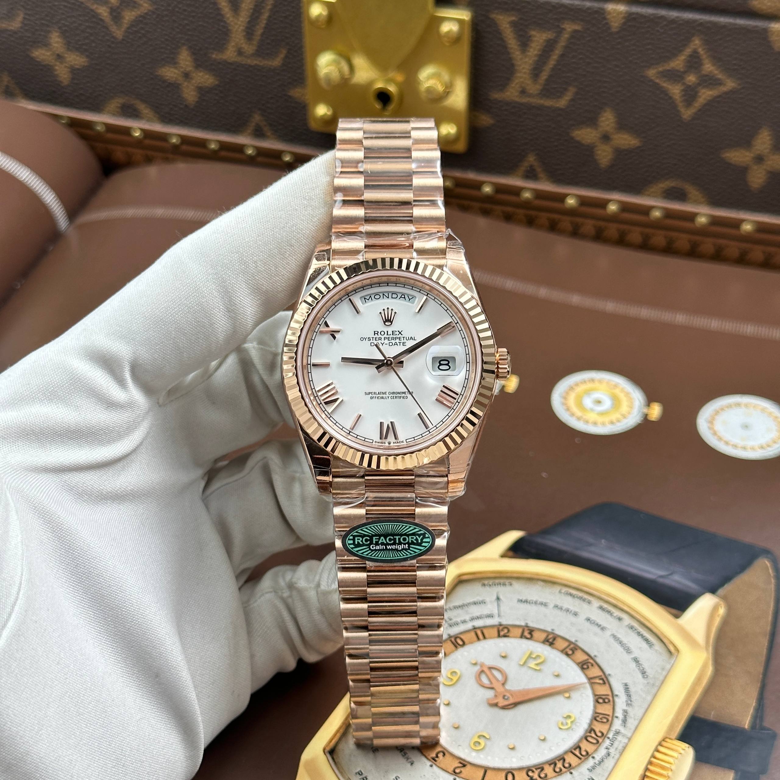 Đồng Hồ BST Rolex Day-Date 40mm phiên bản thép nặng lên tới 210 gram