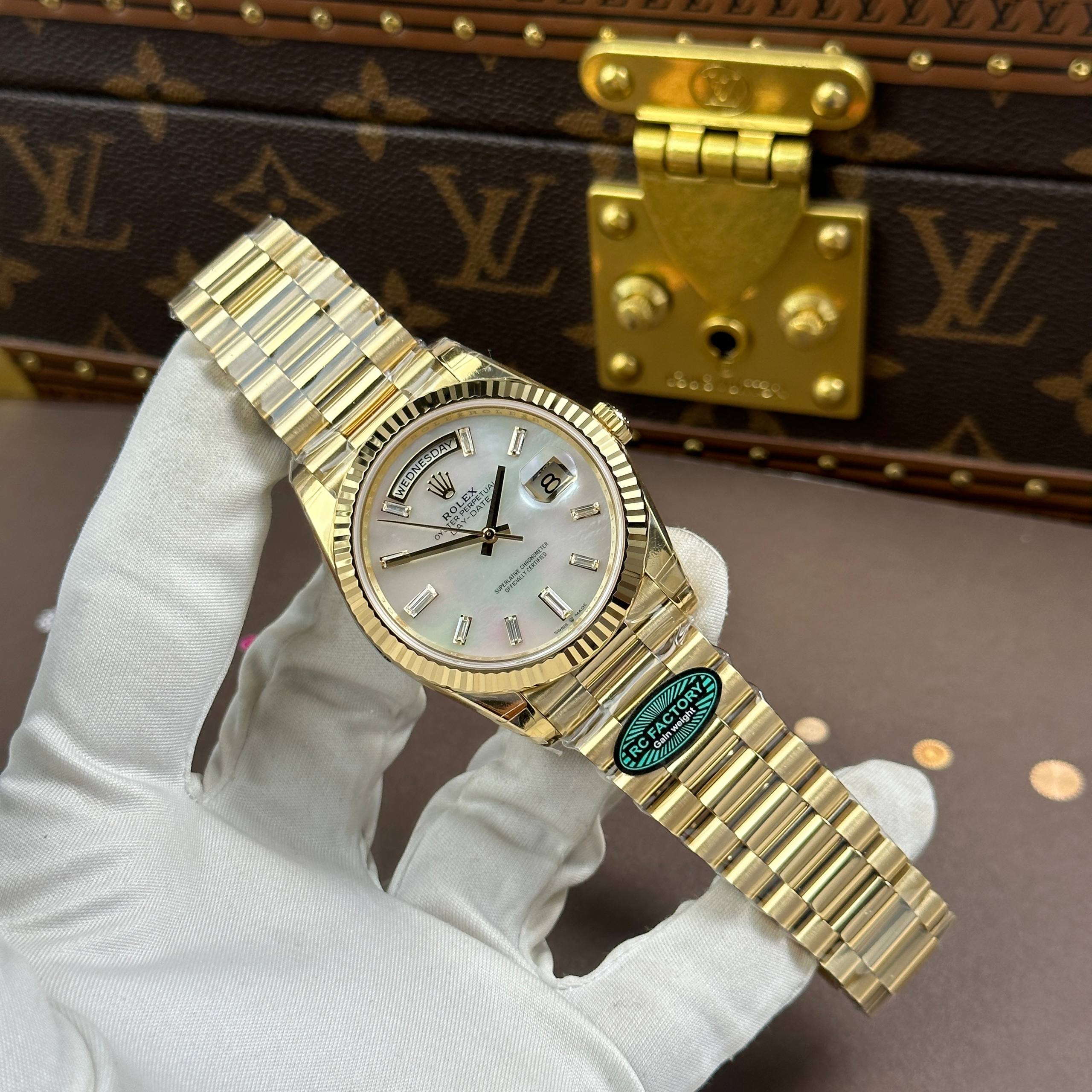 Đồng Hồ BST Rolex Day-Date 40mm phiên bản thép nặng lên tới 210 gram