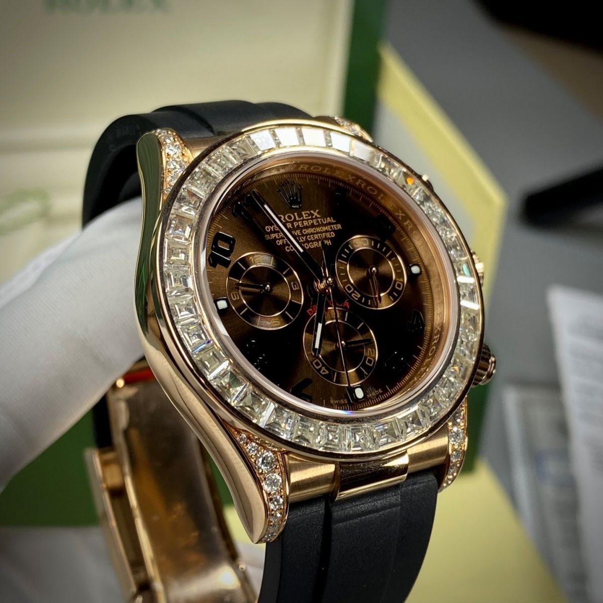 Mặt số Đồng Hồ Cosmograp Daytona Chocolate Viền Kim Cương Baguette Like Auth đẹp