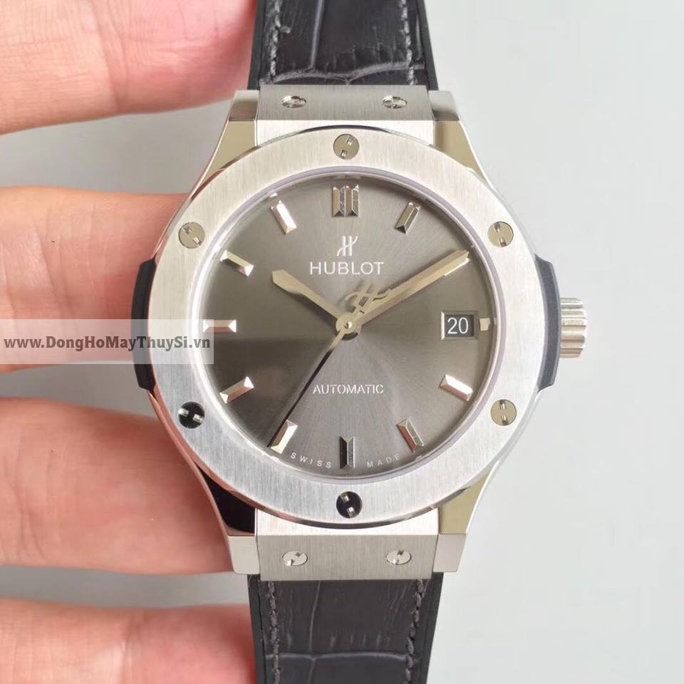 Đồng hồ Hublot Classic Fusion replica với lớp vỏ Titanium và bộ máy HUB1112 fake