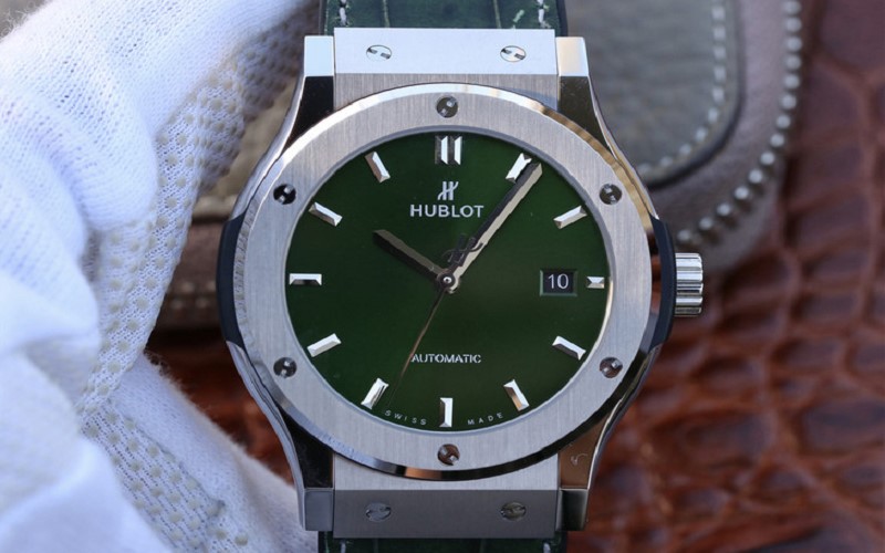 Đồng hồ Hublot rep phiên bản màu xanh lá thanh lịch