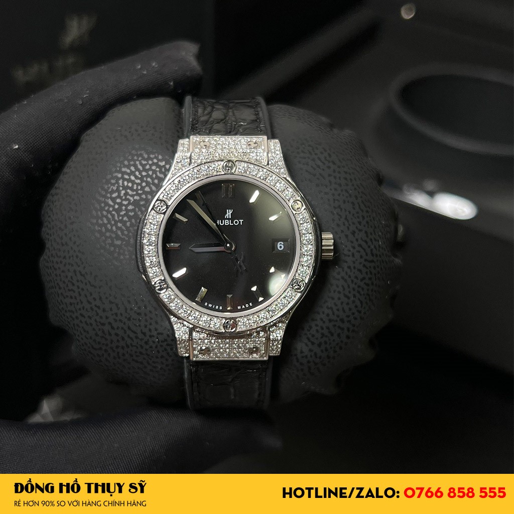 Sản phẩm đồng hồ Hublot fake được đính kim cương lấp lánh