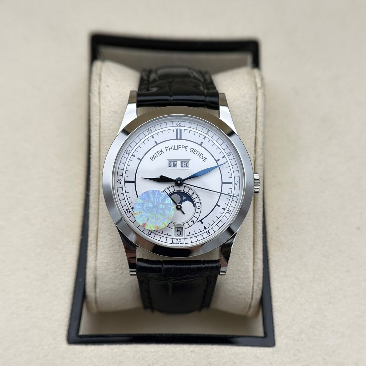 Nét đẹp vượt thời gian của chiếc Đồng Hồ Patek Philippe Complication 5396R-011 Super Fake