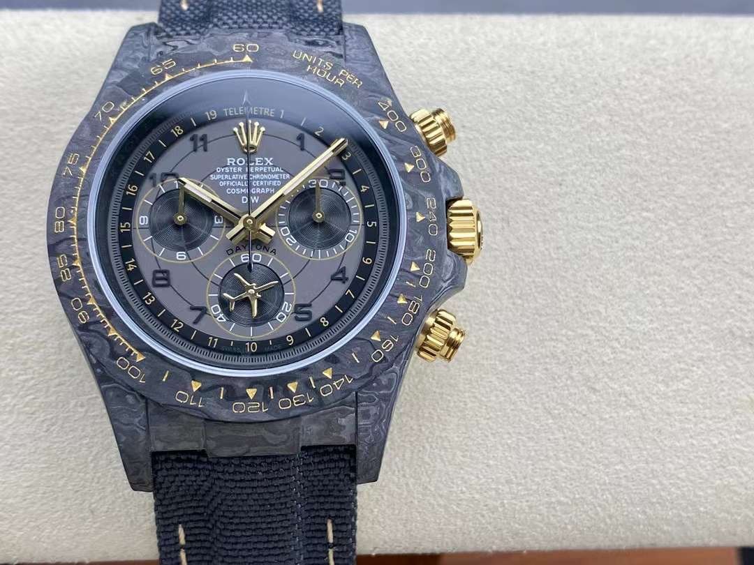 Mẫu Đồng Hồ Rolex Cosmograph Daytona Vỏ Carbon Like Auth ấn tượng