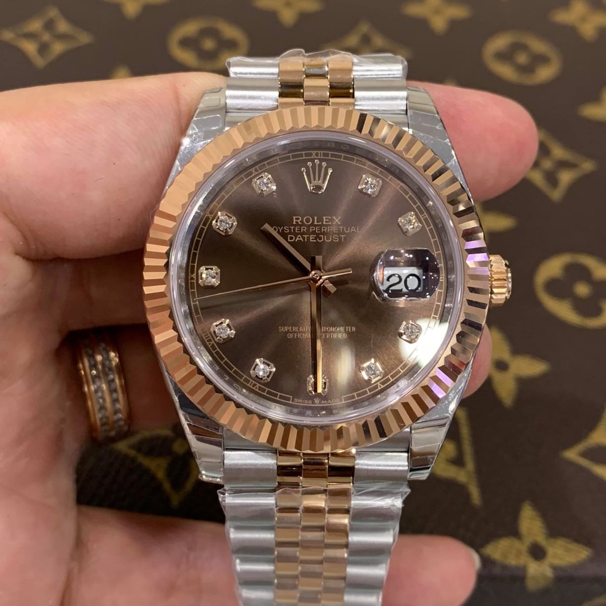 Mẫu đồng Hồ Rolex Datejust 126333 Demi Vàng Hồng 18k fake 1 đẹp