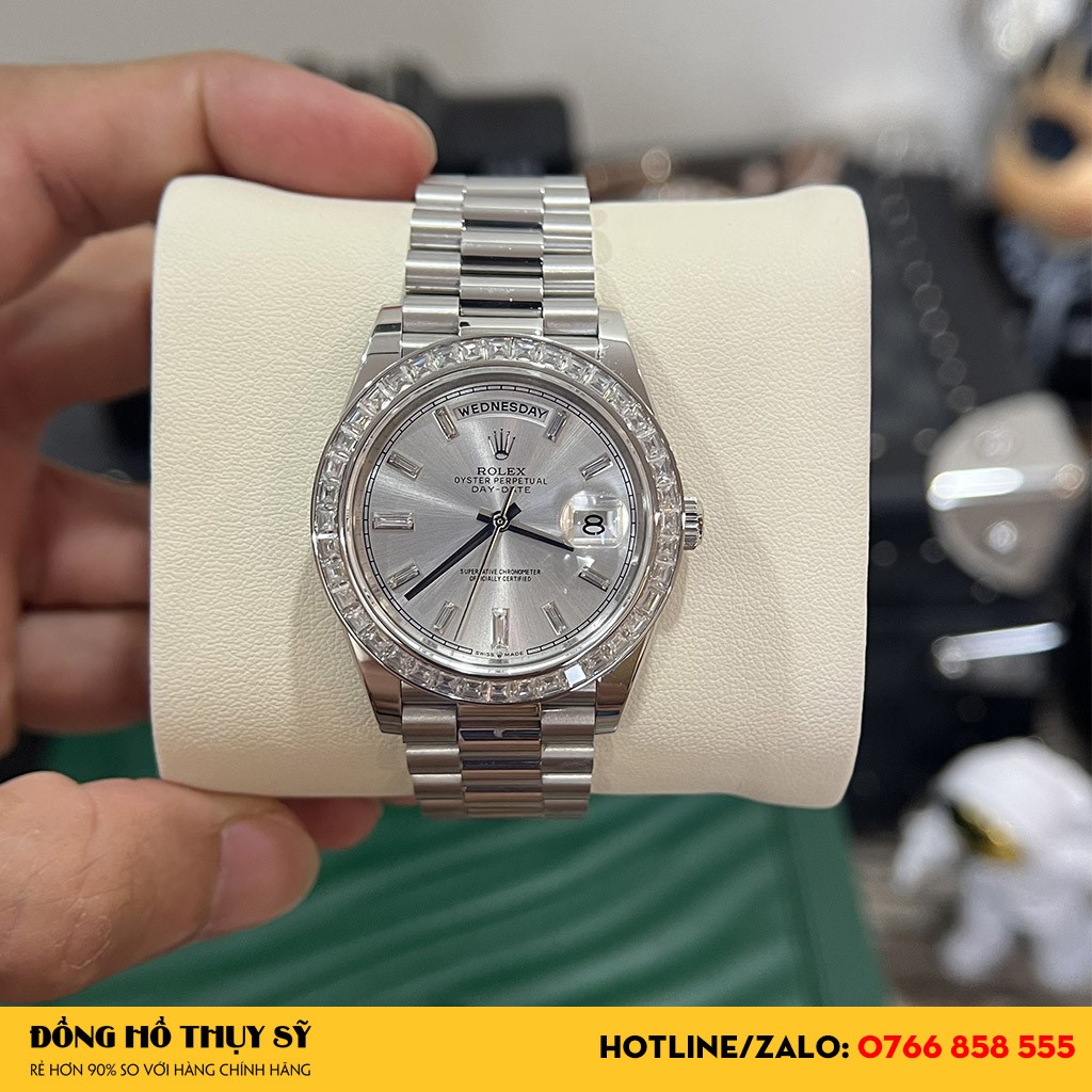Mẫu Đồng Hồ Rolex Day-Date Replica 40 228236 Mặt Bạc Cọc Số Kim Cương Bagutte đẹp