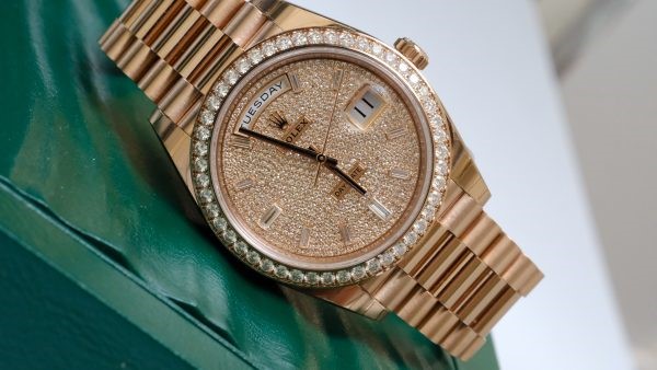 Tại sao đồng hồ Rolex kim cương lại có mức giá đắt đỏ như vậy?