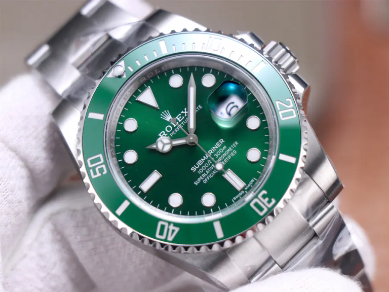 Tìm hiểu chi tiết mẫu đồng hồ VS Factory Replica Rolex Submariner 116610LV Hulk với Bộ chuyển động 3135 tùy chỉnh
