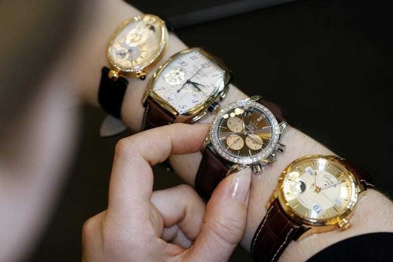 Top 5 cửa hàng bán đồng hồ Thụy Sỹ uy tín, chất lượng tại Việt Nam